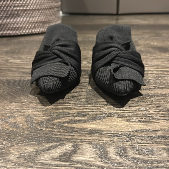 Vivaia Yaffa Wedge Black Knit Pointed Toe Comfort Mule size 37 (6.5) - Picture 4 of 11